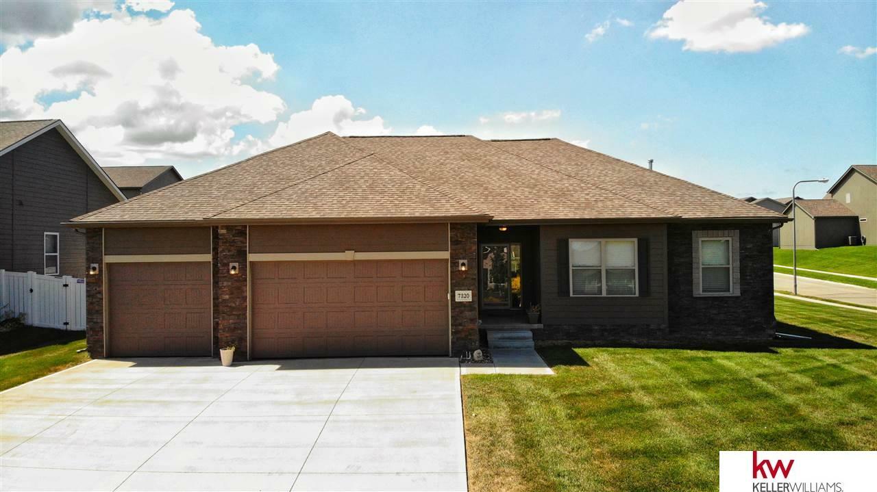 Property Photo: 7320 N 162 NE 68007