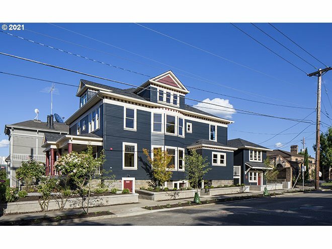 Property Photo:  1634 NW Everett St  OR 97209 