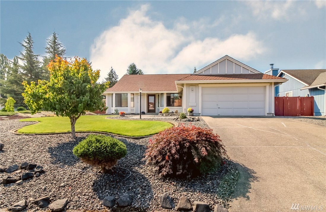 Property Photo: 1212 133rd St S WA 98444