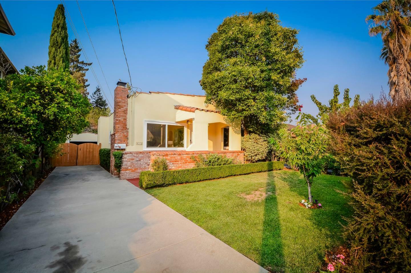 Property Photo:  946 Evelyn Street  CA 94025 