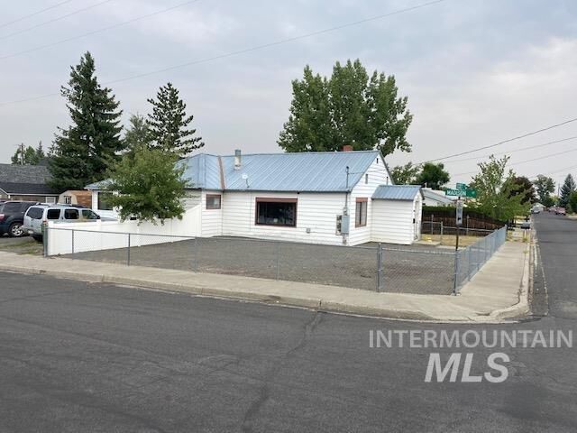 Property Photo:  1116 Scott St  ID 83530 