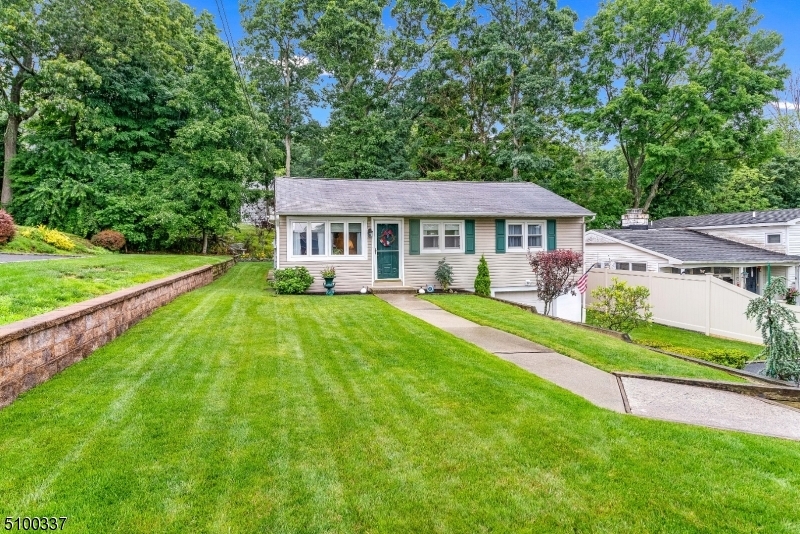 Property Photo:  56 Ripplewood Dr  NJ 07849 