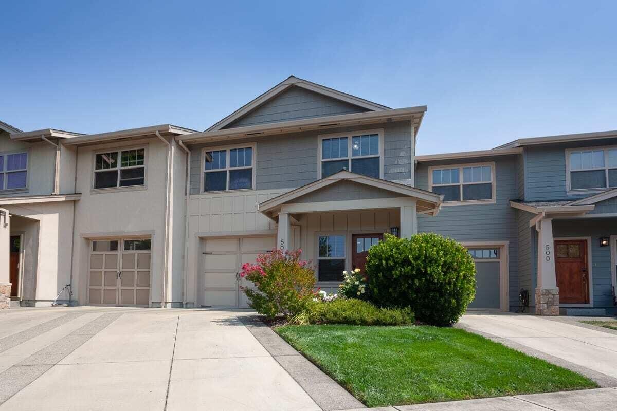 Property Photo: 3126 Alameda Street Unit 502 OR 97504