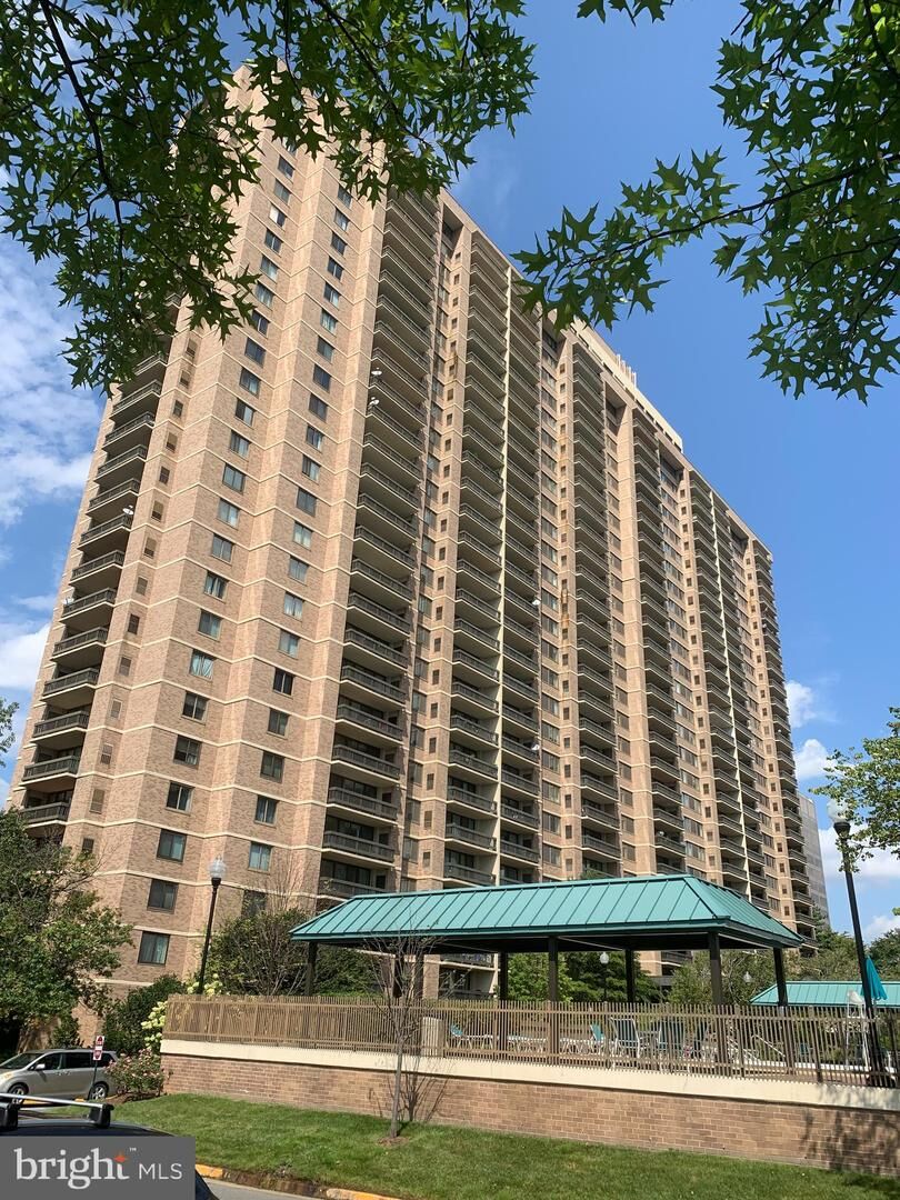 Property Photo:  5505 Seminary Road 810N  VA 22041 