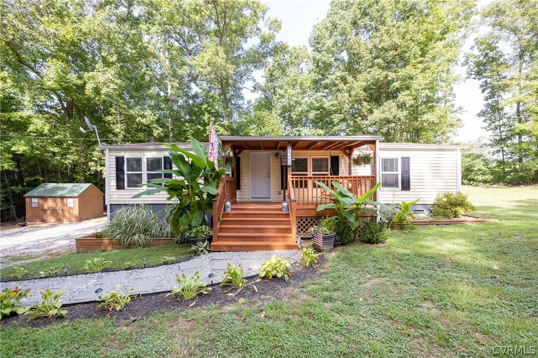 Property Photo:  9460 Amelia Springs Road  VA 23083 