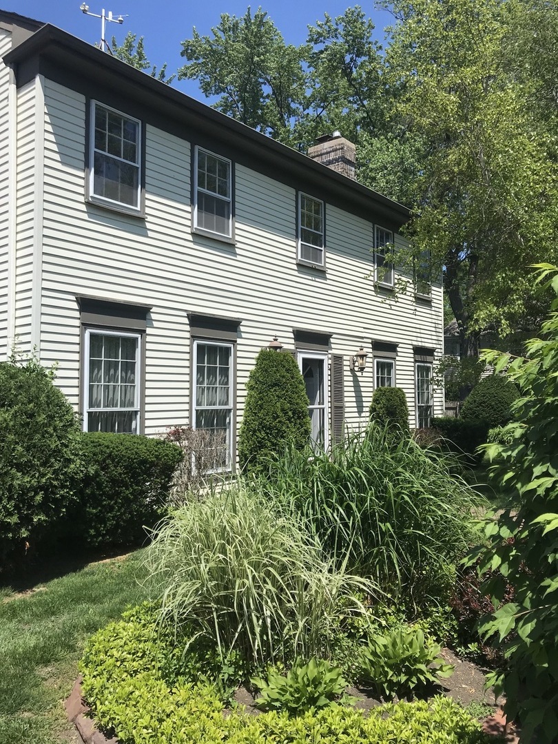 Property Photo: 2011 Glendale Avenue IL 60062
