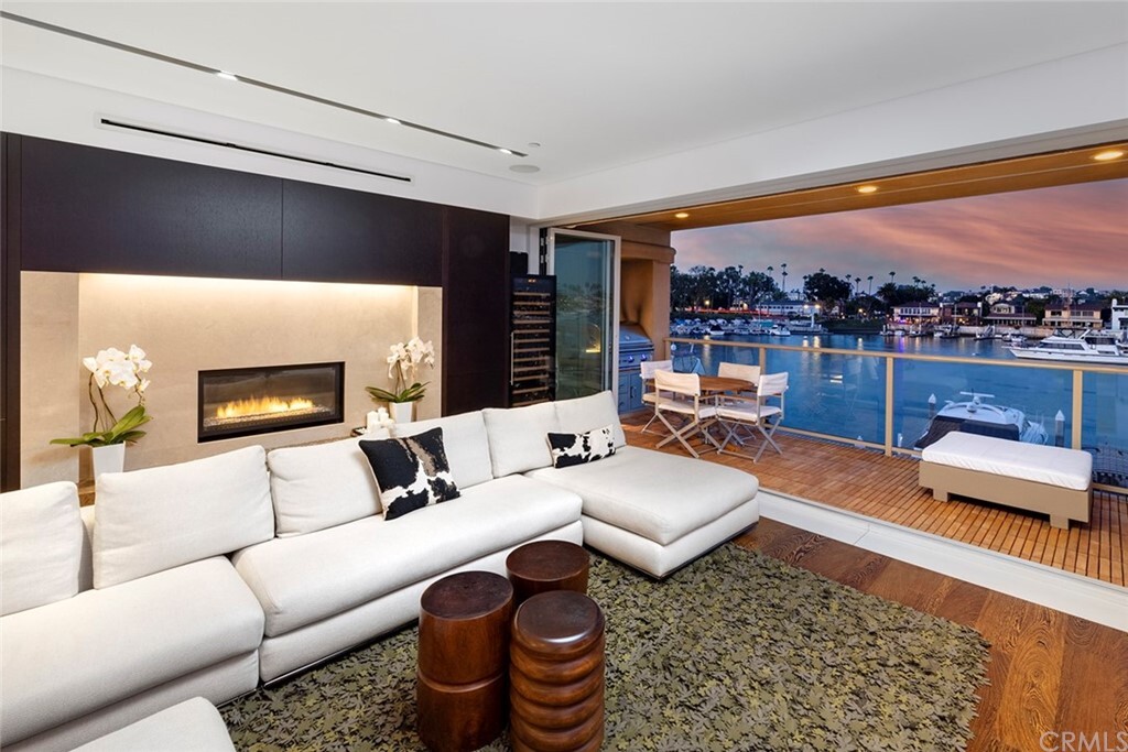 Property Photo: 633 Lido Park Drive B2 CA 92663