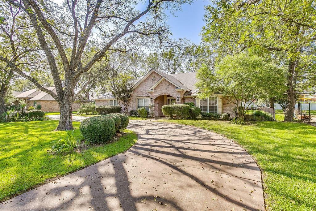 Property Photo:  5526 Wedgefield Road  TX 76049 