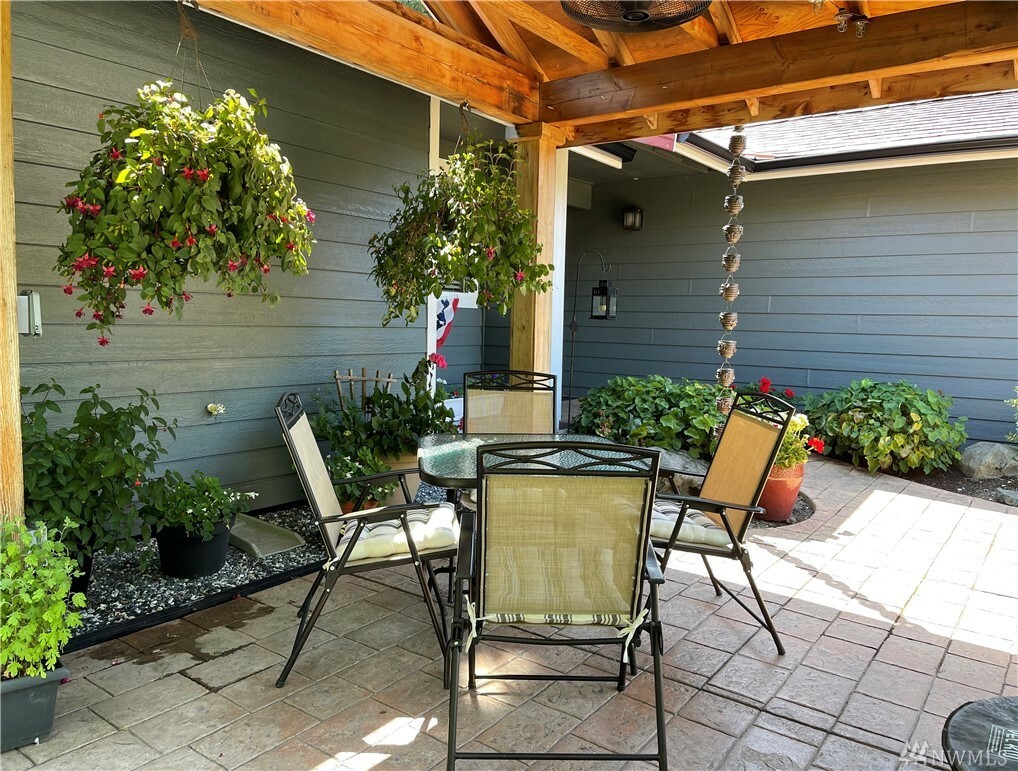 Property Photo:  2732 Webber Ct  WA 98388 