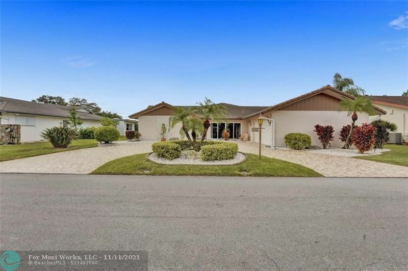 Property Photo:  5610 S Travelers Palm Ln  FL 33319 