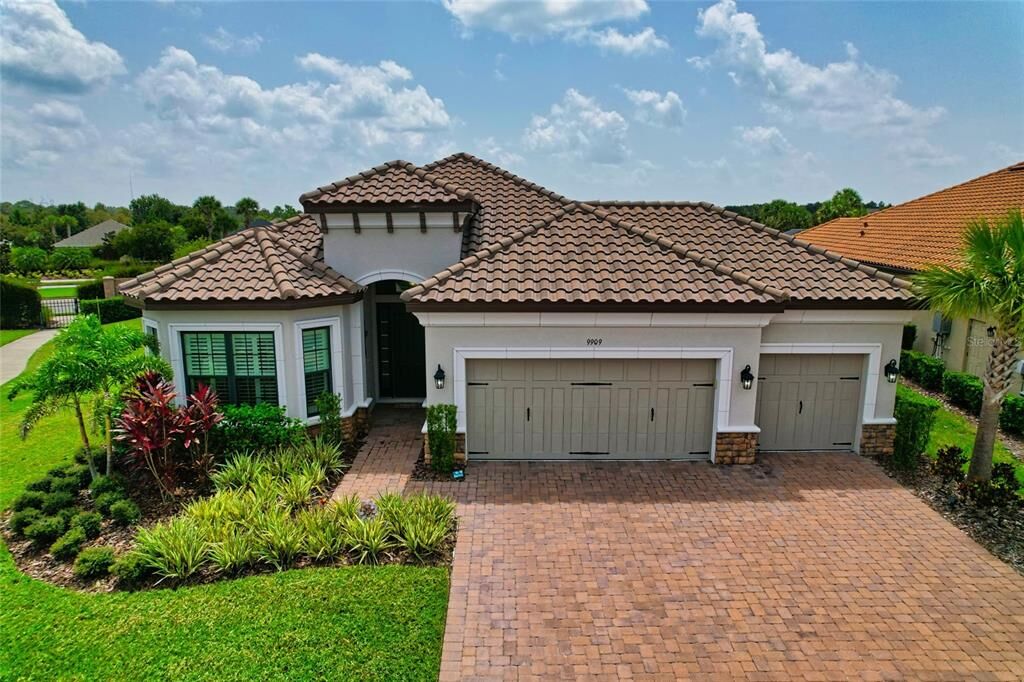 Property Photo:  9909 Batchelder Terrace  FL 34221
