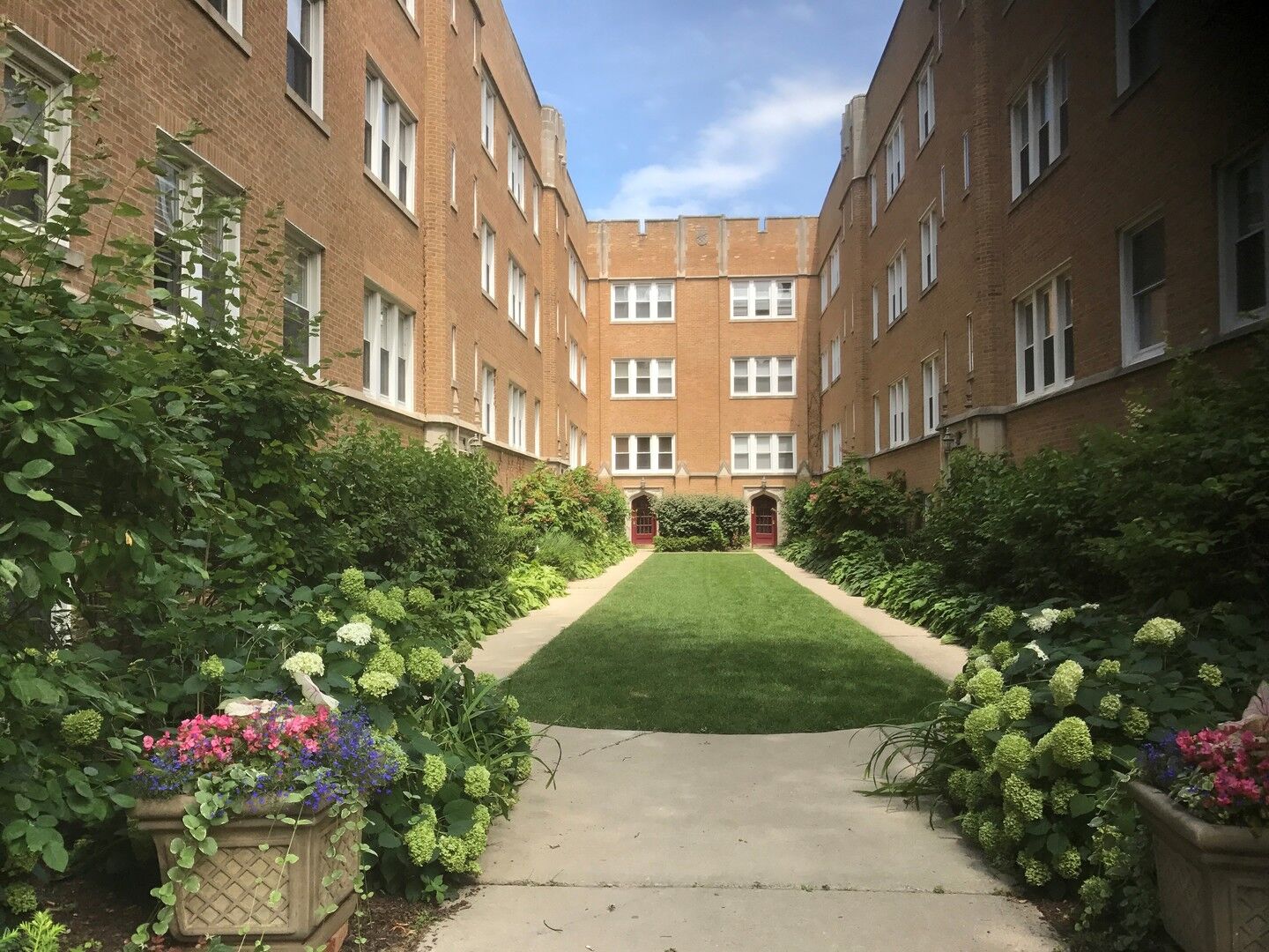 Property Photo:  2539 Prairie Avenue 3N  IL 60201 