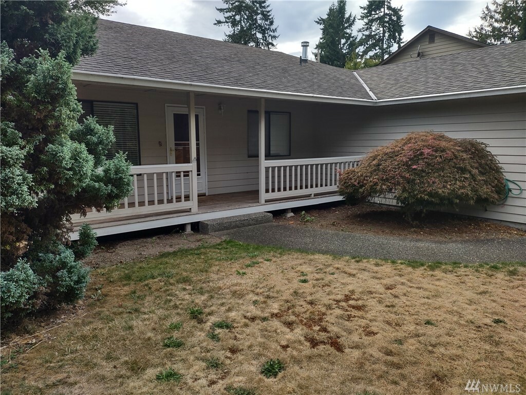 Property Photo:  2630 201st St SW  WA 98036 