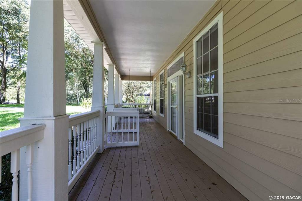 Property Photo:  2809 SW 132nd Terrace  FL 32618 