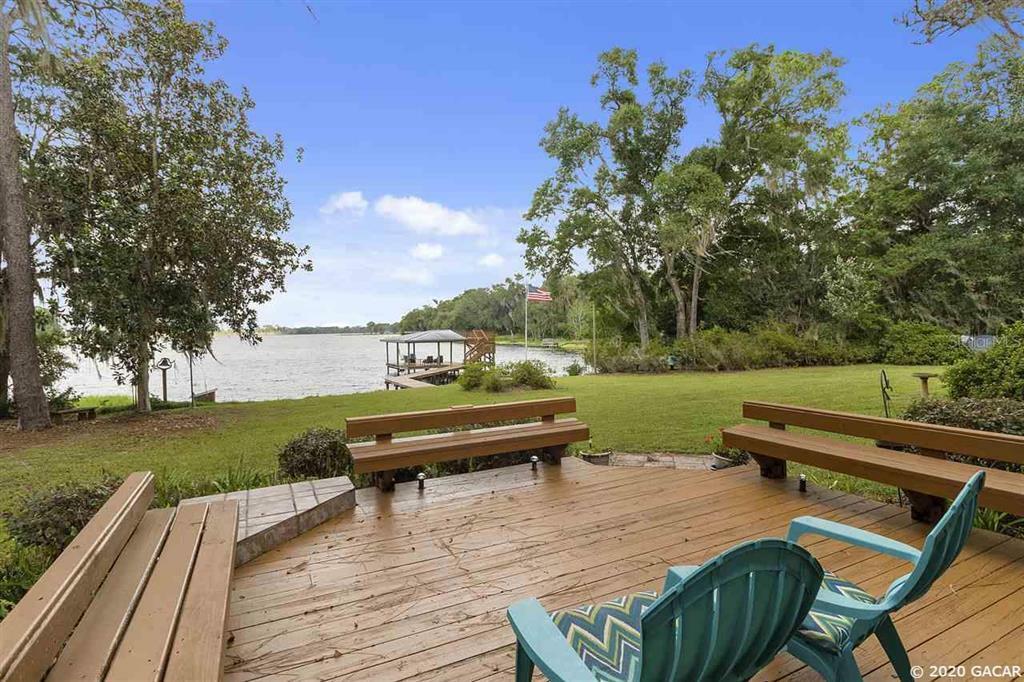 Property Photo:  447 N State Road 21  FL 32640 