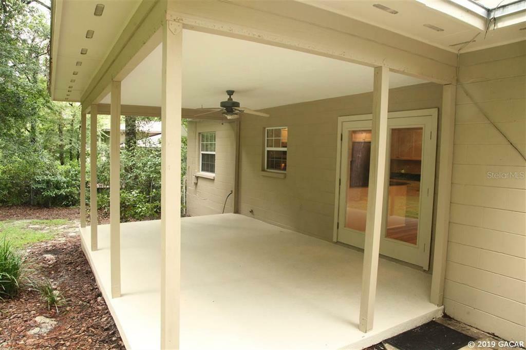 Property Photo:  1925 NW 27th Terrace  FL 32605 