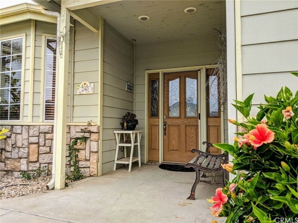 Property Photo: 240 Daffodil Avenue CA 93444