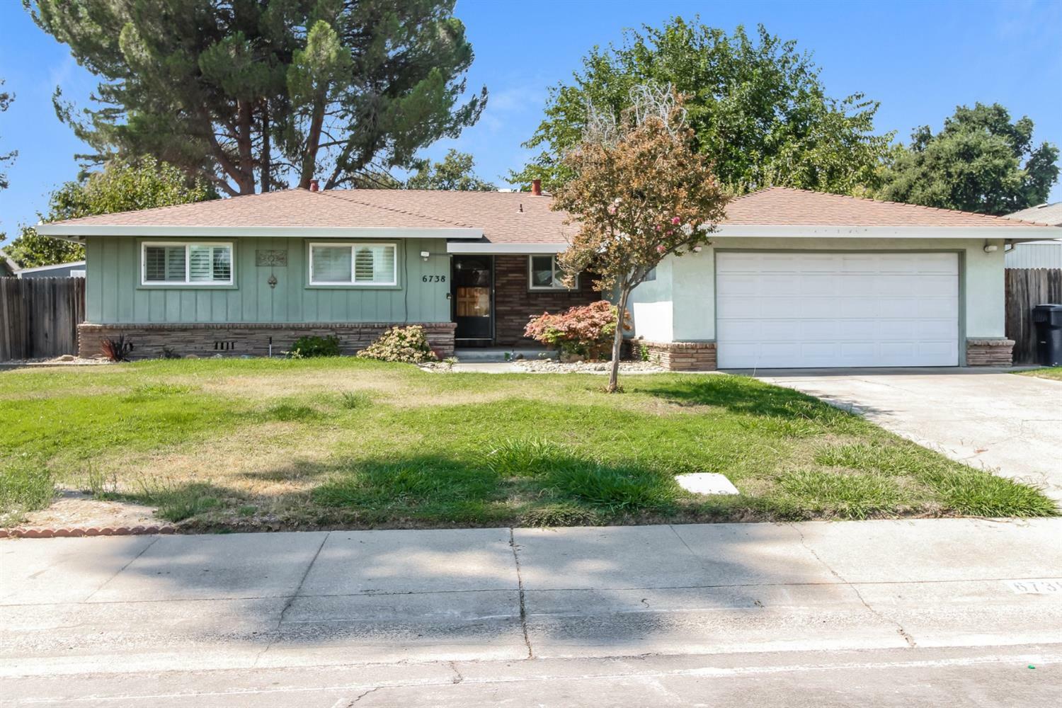 Property Photo:  6738 Park Riviera Way  CA 95831 