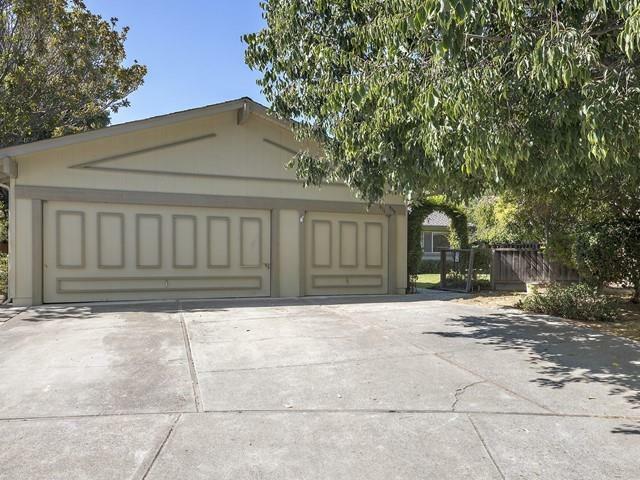 Property Photo:  909 & 911 Suntree Court  CA 94086 