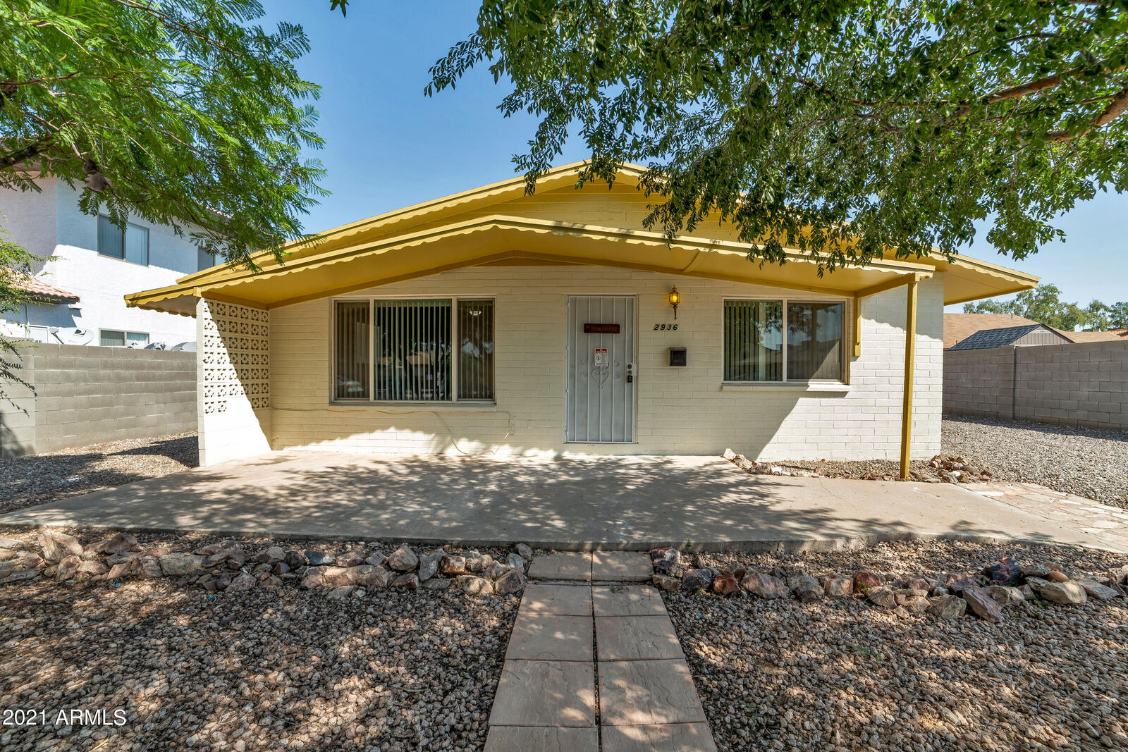 Property Photo: 2936 E Beck Lane AZ 85032