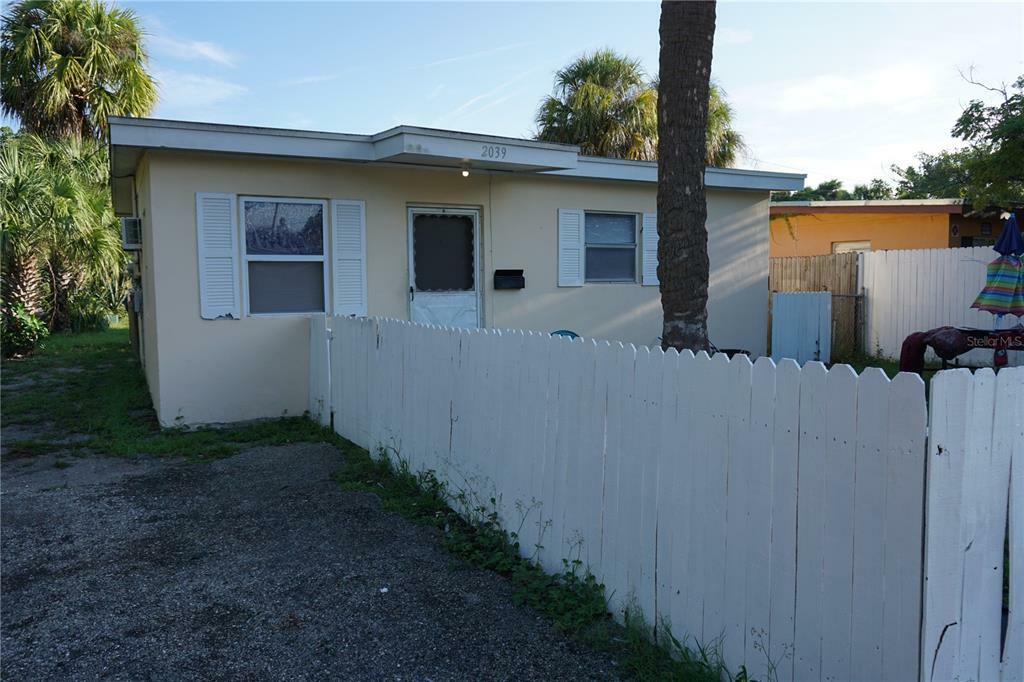 Property Photo:  2039 Queensboro Avenue S  FL 33712 