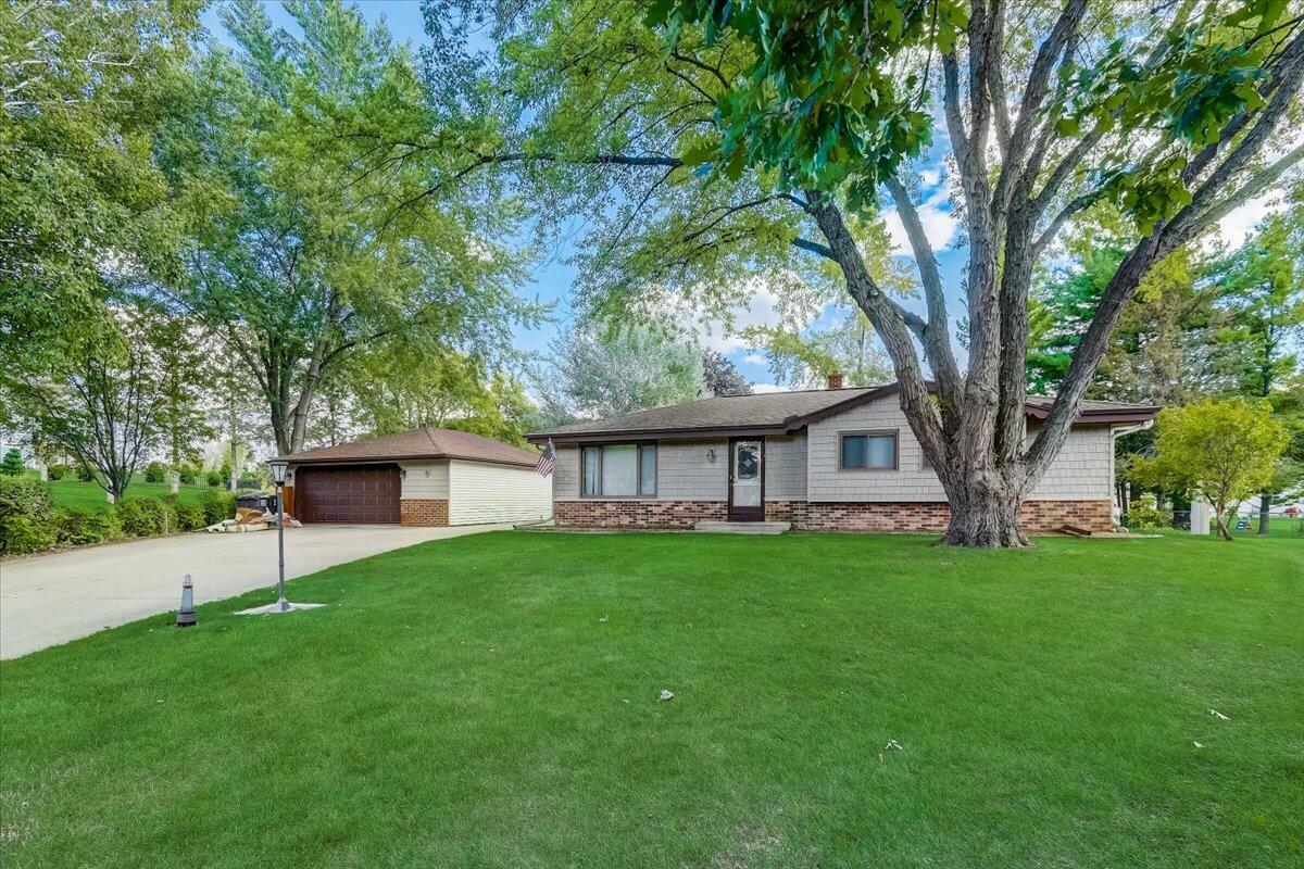 Property Photo: N69w23785 Sari Ct WI 53089