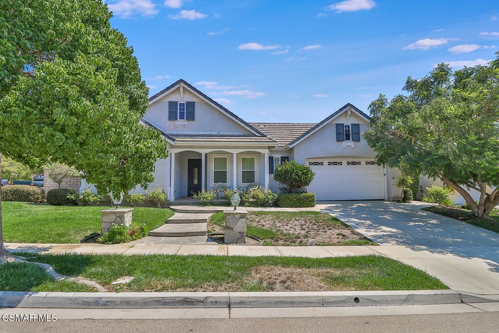 Property Photo:  36 N Via Los Altos  CA 91320 