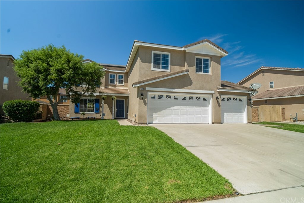 Property Photo:  6377 Pomegranate Court  CA 92880 