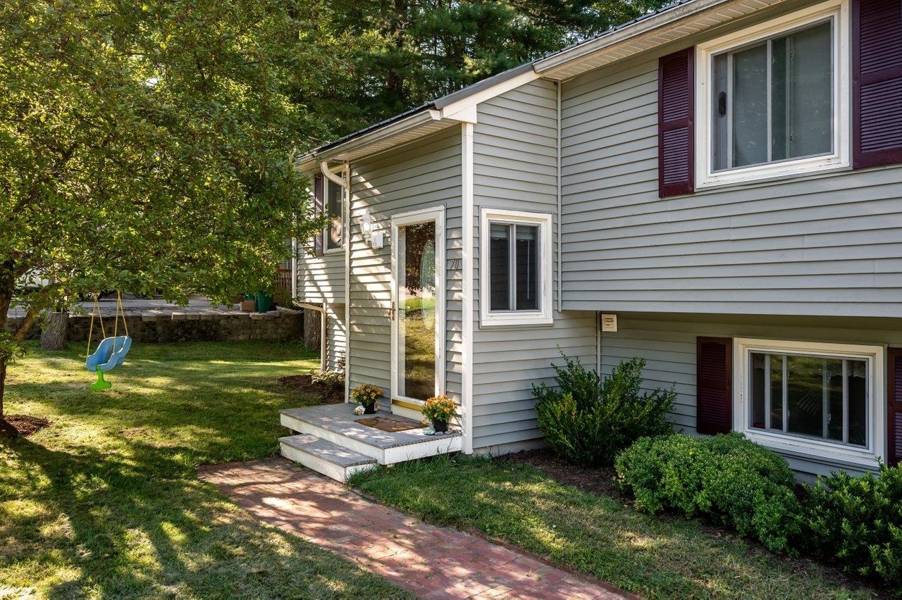 Property Photo:  70 Ledgeview Drive  NH 03839 