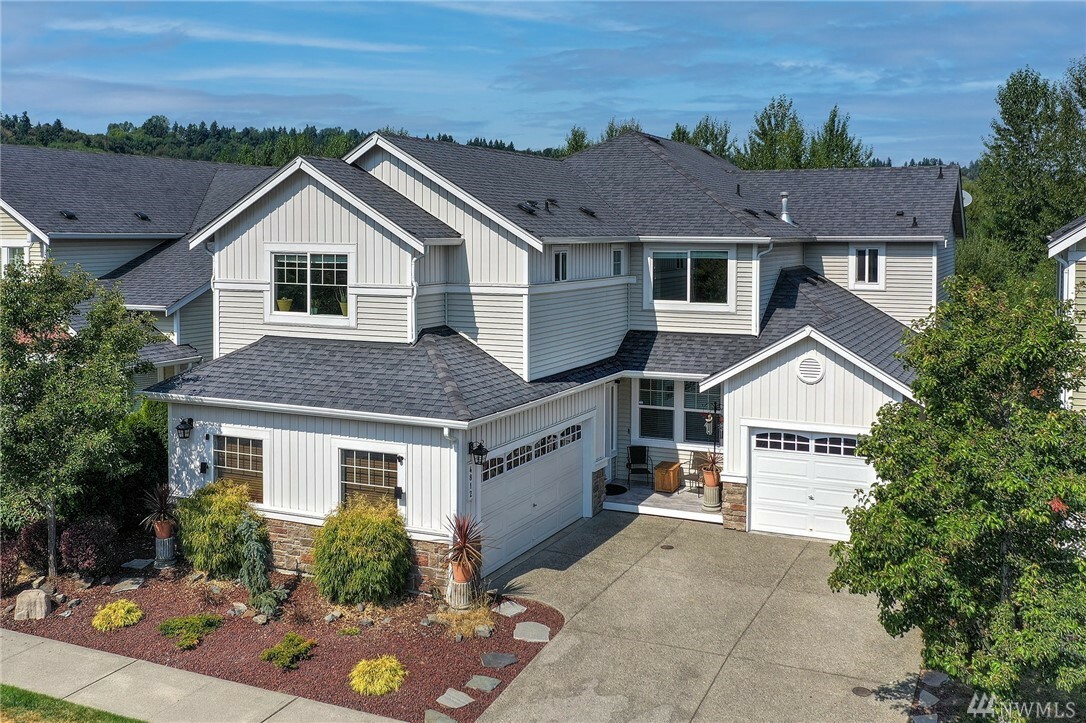 Property Photo:  4812 S 215th St  WA 98032 