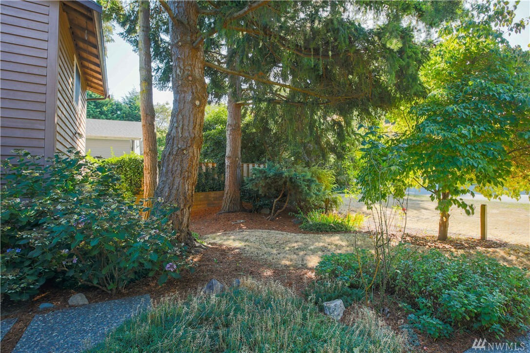 Property Photo:  2429 Soundview Dr  WA 98260 