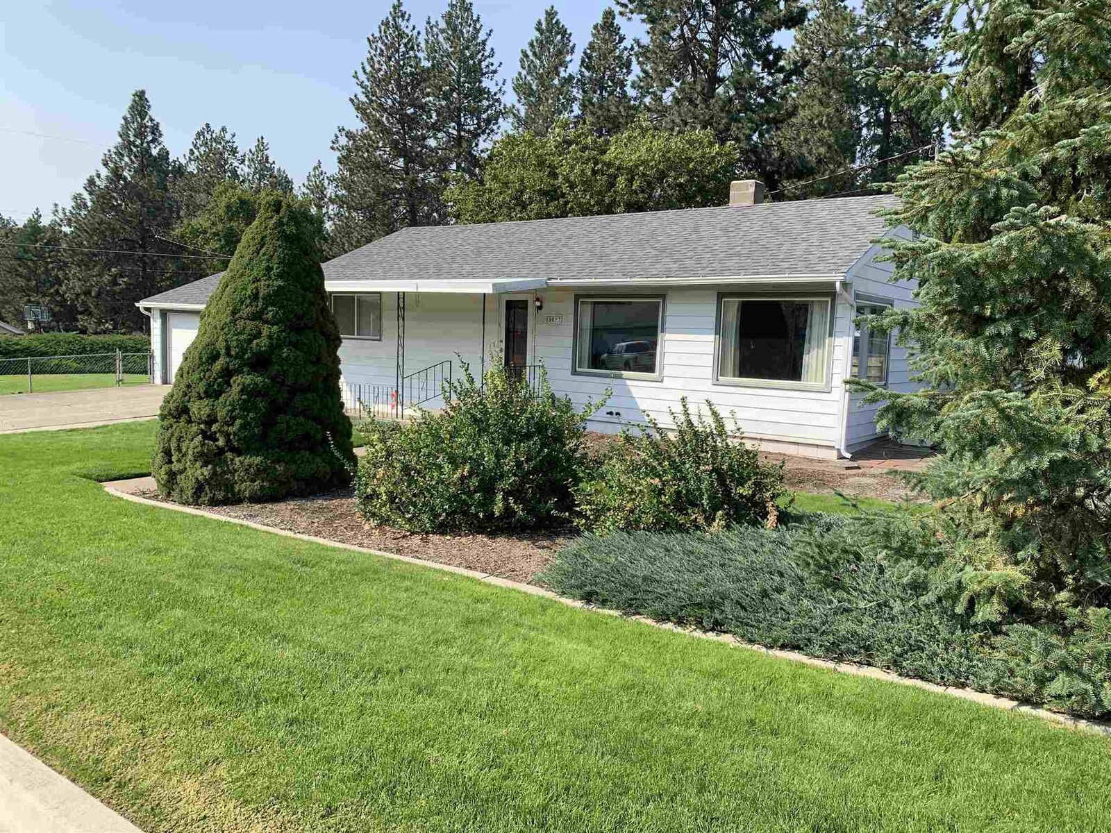 Property Photo: 10017 E 13th Ave WA 99206