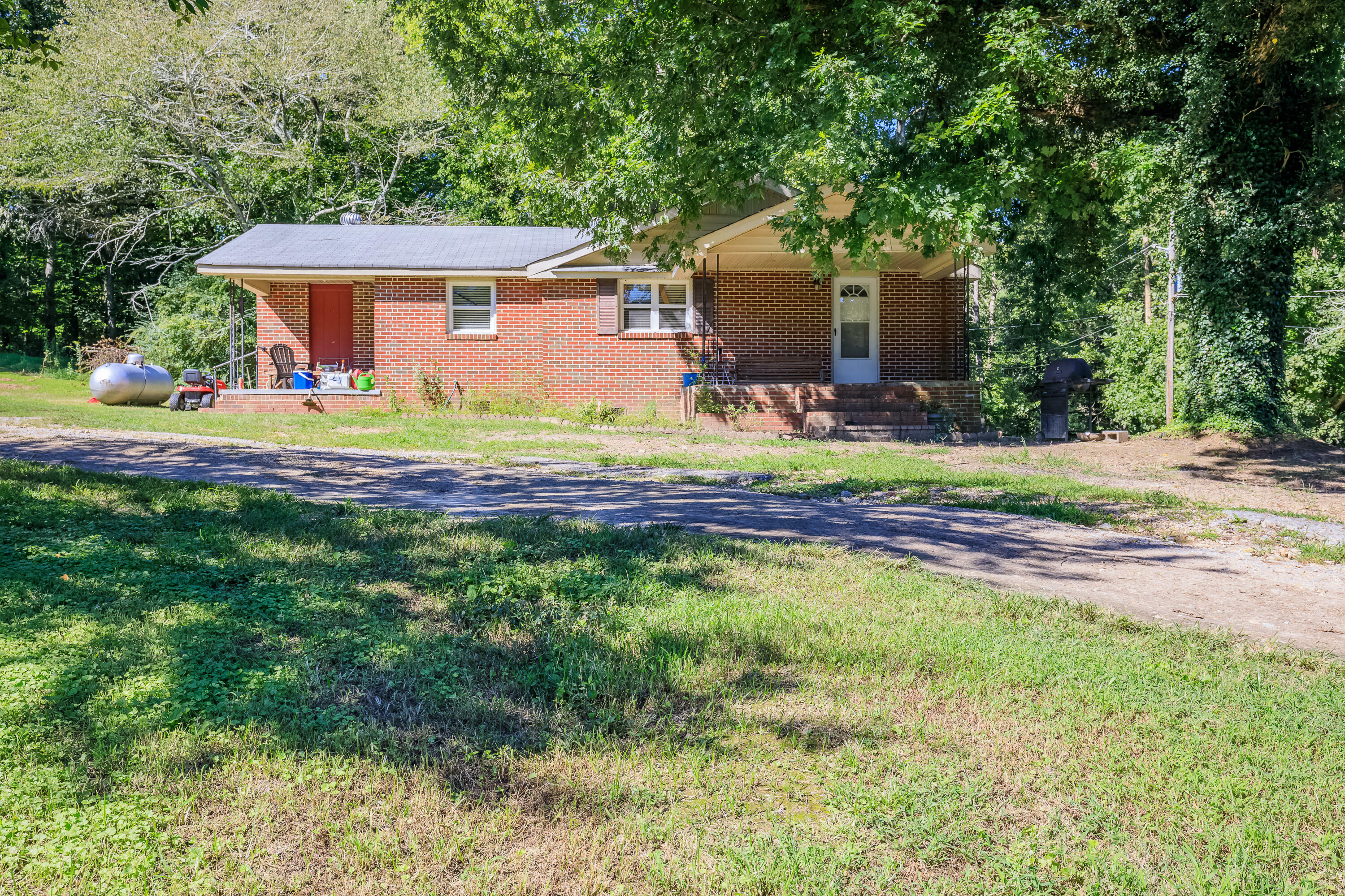 Property Photo:  409 Bronco Rd  GA 30728 