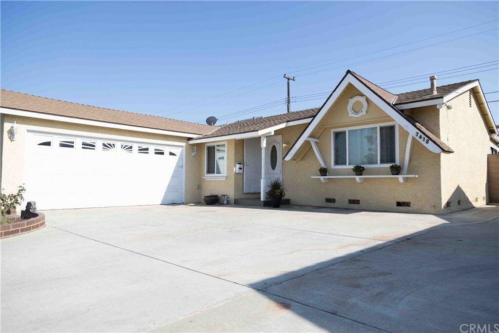 Property Photo:  7412 Syracuse Avenue  CA 90680 