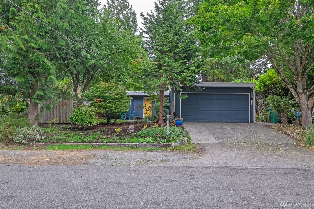 Property Photo:  738 N 179th St  WA 98133 