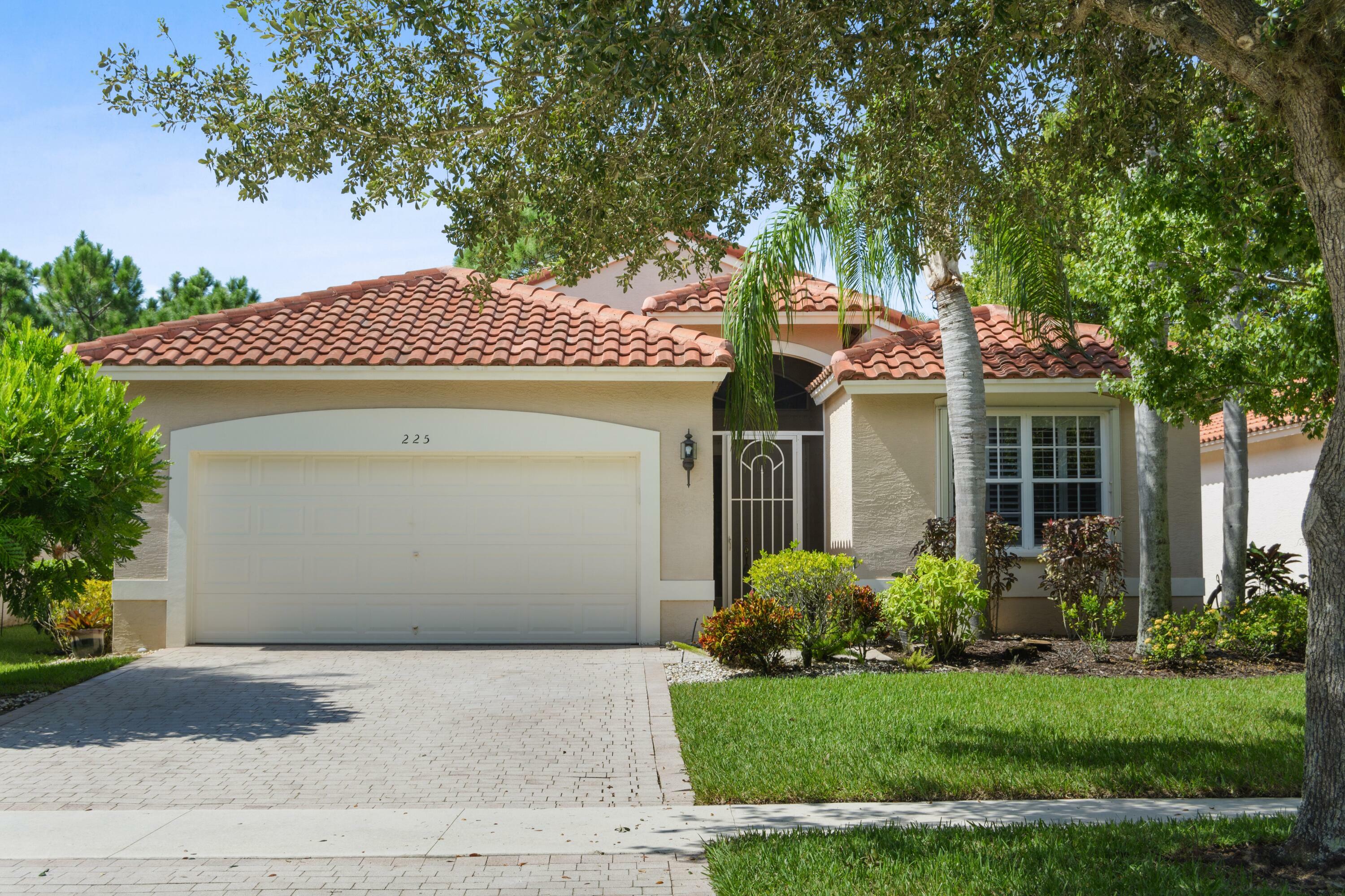 Property Photo:  225 NW Chorale Way  FL 34986 