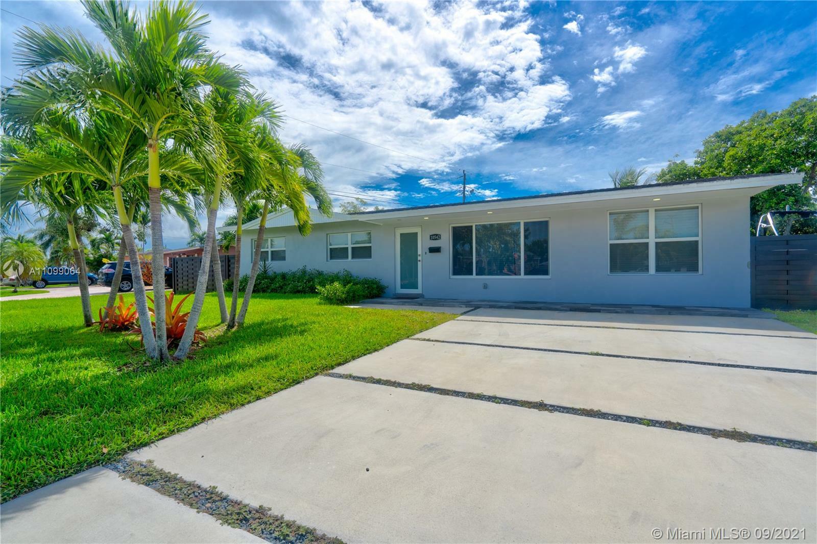 10542 SW 50th St  Miami FL 33165 photo