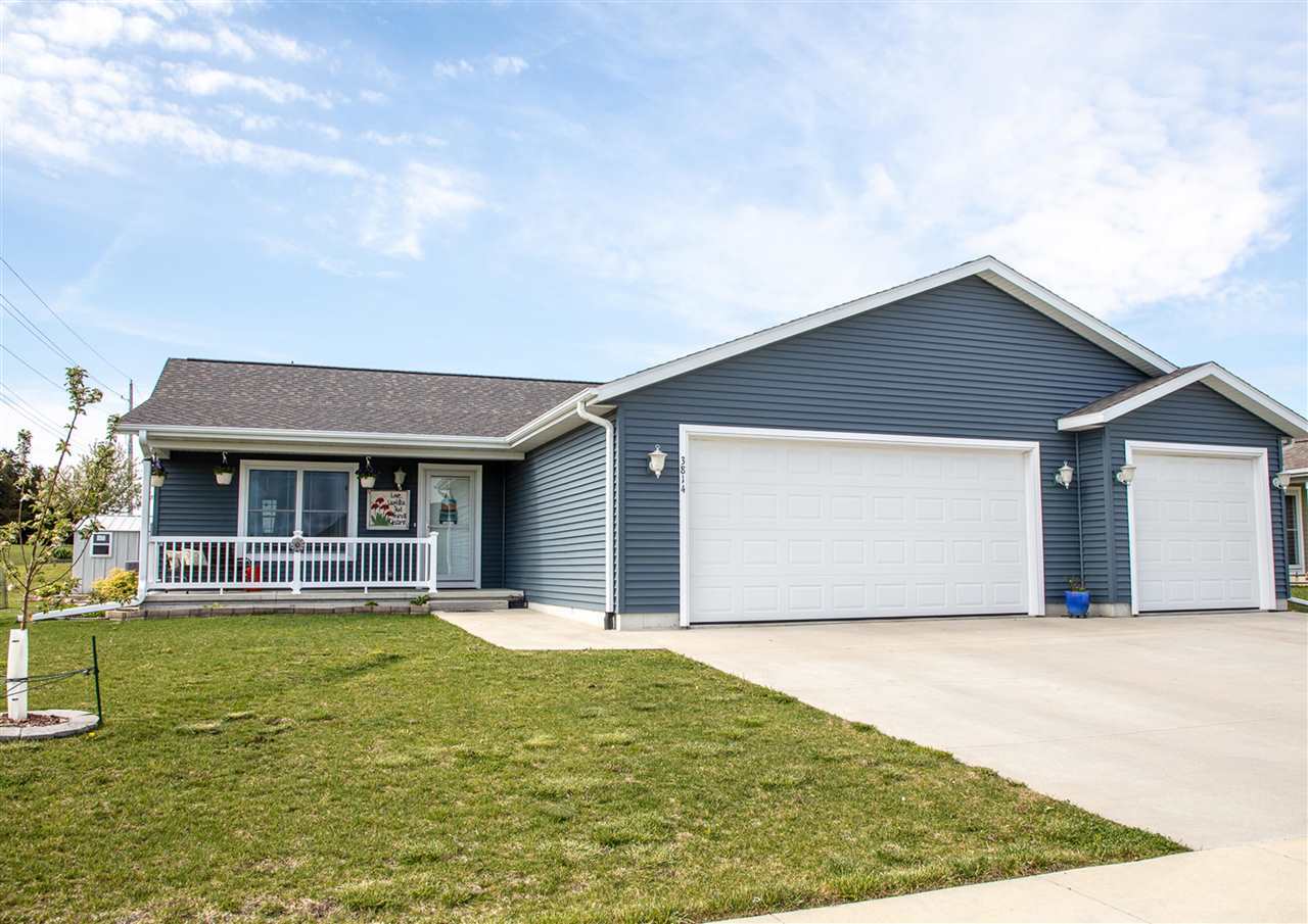 Property Photo:  3814 Viola Drive  IA 50677 