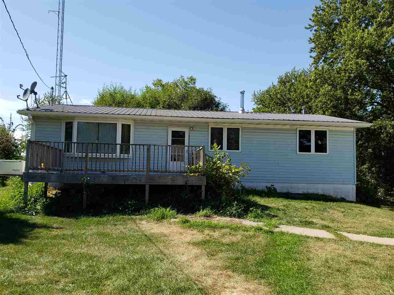 Property Photo:  862 High Street  IA 50606 