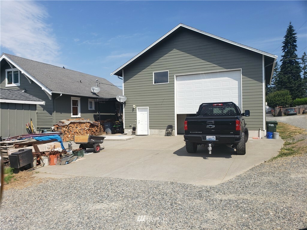 Property Photo: 1711 Emerald Street WA 98354