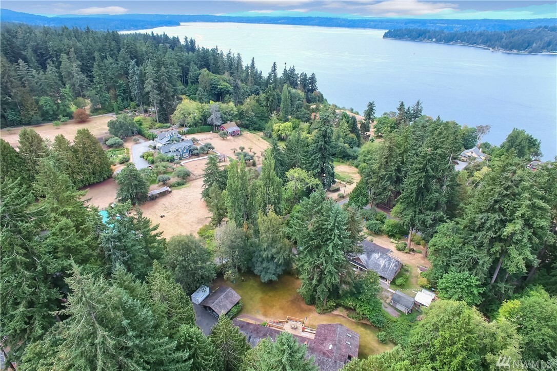 Property Photo:  6740 NE Seabold Rd  WA 98110 