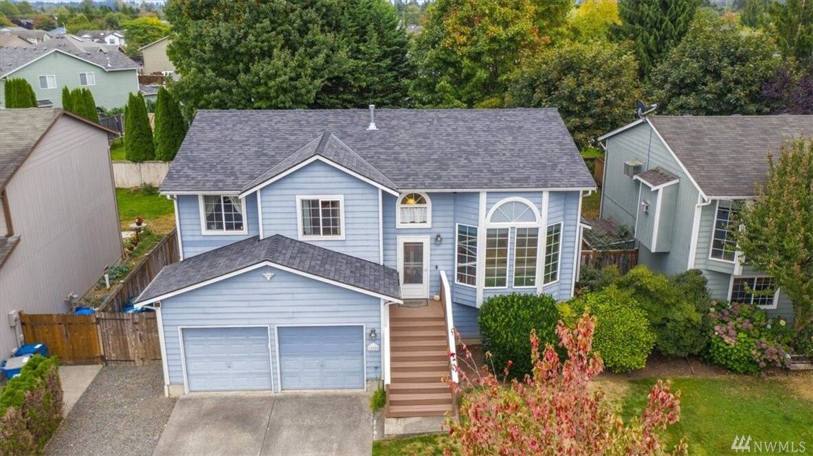 Property Photo:  15855 169th Ave SE  WA 98272 