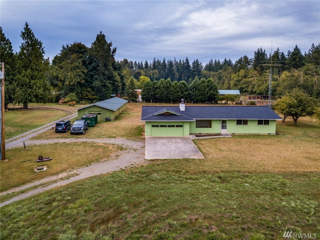 Property Photo:  3055 Loomis Trail Rd  WA 98240 