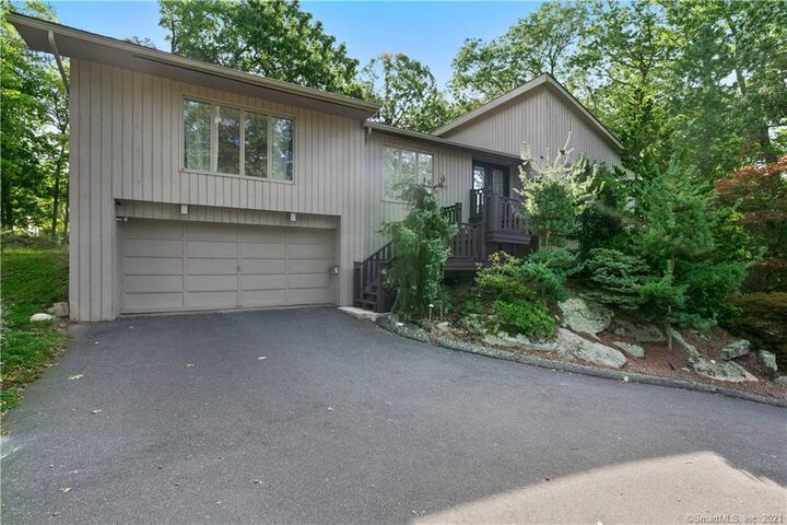 195 Mountain Road  Manchester CT 06040 photo