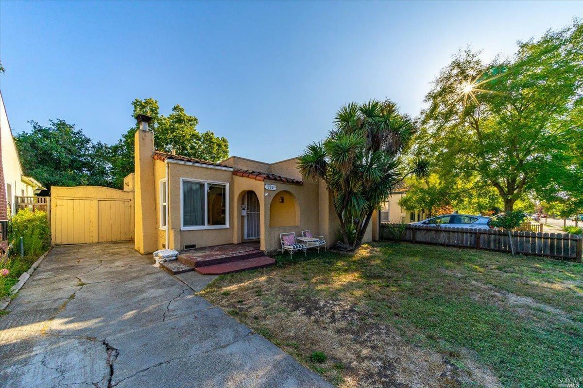 Property Photo: 732 Pine Street CA 95404