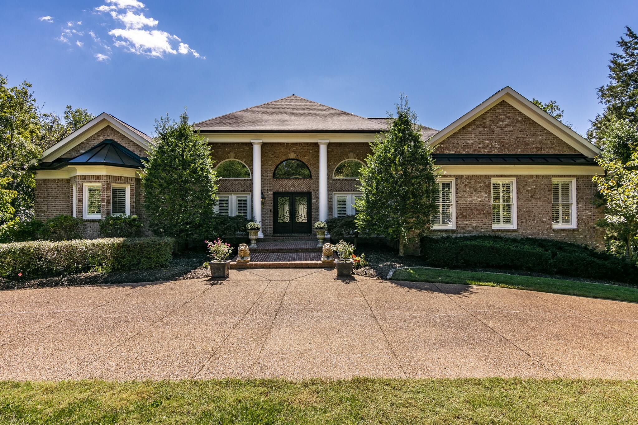 9461 Winston Dr  Brentwood TN 37027 photo