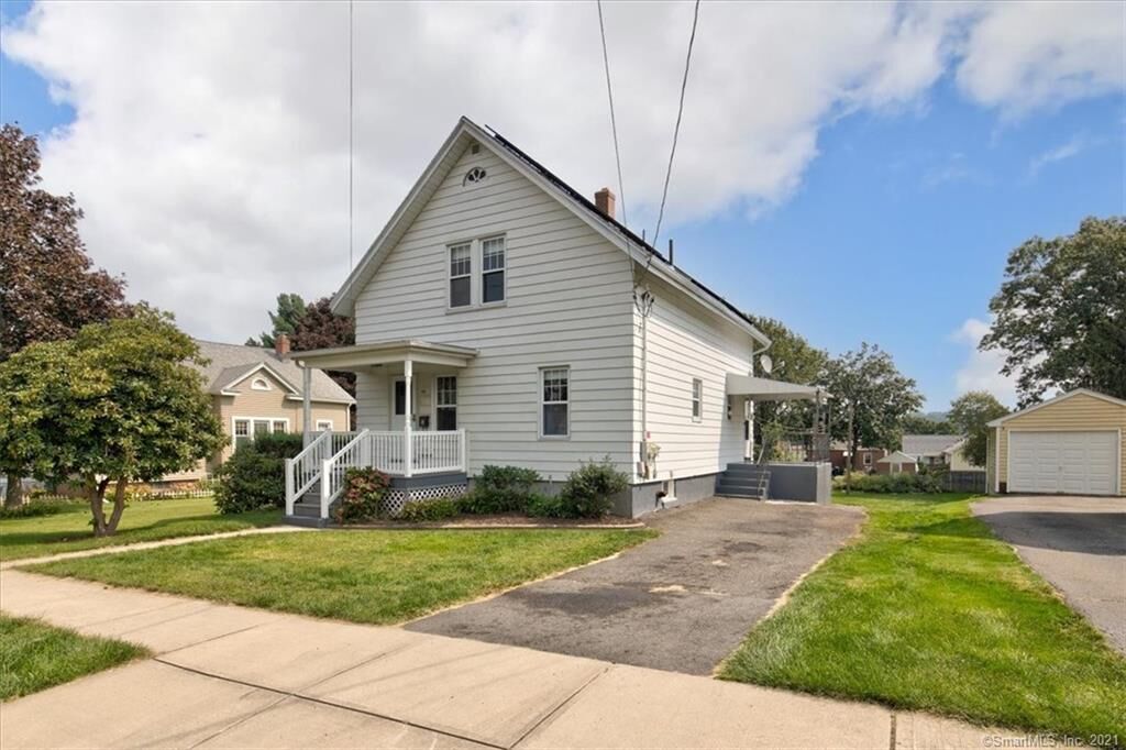 Property Photo:  90 Wilbur Avenue  CT 06450 