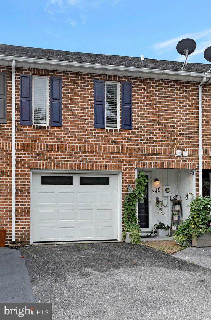 Property Photo:  346 Stonegate Court  PA 17201 