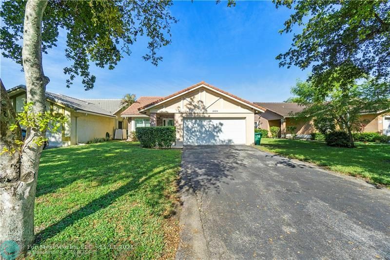 Property Photo:  2464 NW 94th Ave  FL 33065 