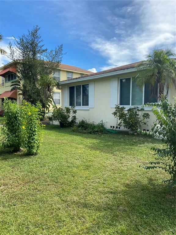 Property Photo:  470 15th Avenue N  FL 33704 